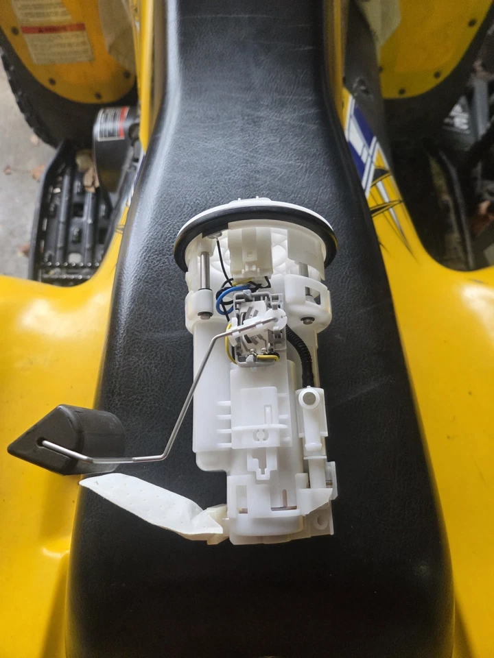 Marca: Módulo de bomba de combustible nuevo genérico para Toyota Hilux 3,0 L Lexus IS300 2001-2005 Foto 2 de 2