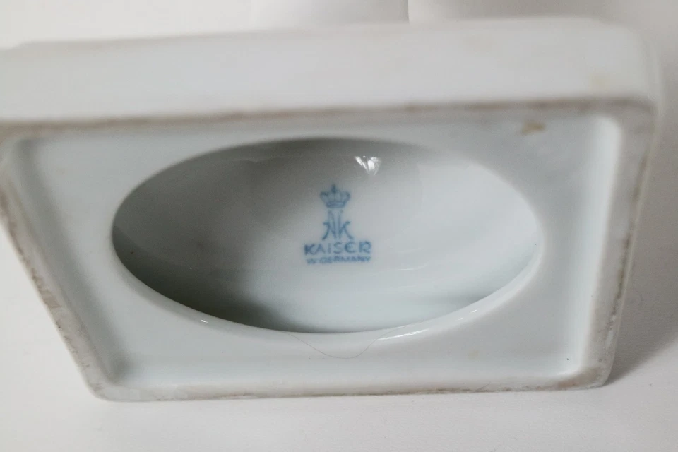 Kaiser Vase Porzellan mit Schwanenhenkeln Weiß – ca. 35 cm – W. Germany – Deko - Bild 4 von 4