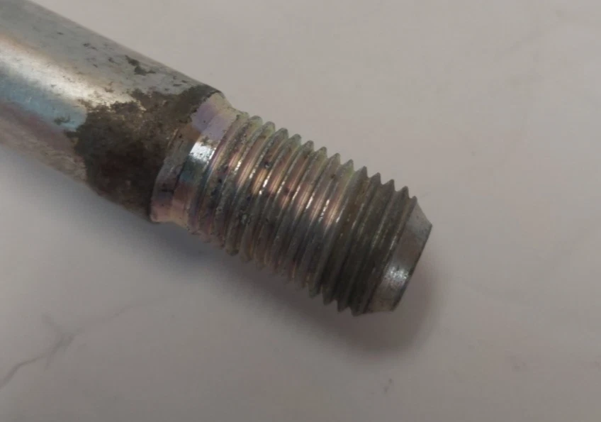 Perno de eje de rueda delantera Yamaha XT225 OEM Foto 4 de 4