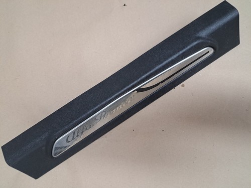Alfa Romeo Giulia Quadrifoglio Door Sill Trim Front Right 156107572 - Picture 3 of 6