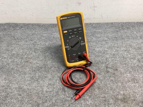 Fluke 83 V industrielles Digital-Multimeter mit Fluke-Kabeln - Bild 3 von 6