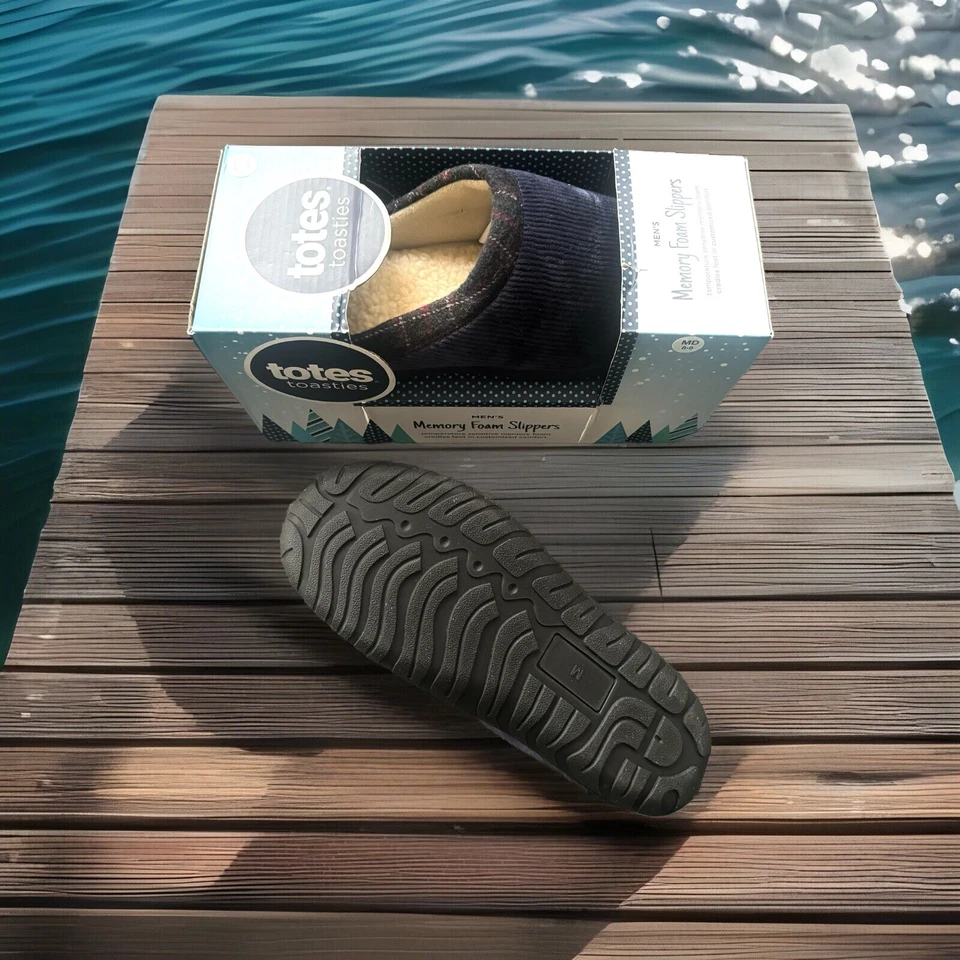 ISOTONER “TOTES TOASTIES” MEMORY FOAM SLIPPERS/HOUSE-SHOES BLUE MEDIUM SIZE 8-9 - Image 4 of 4