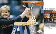 Pat Summitt 1,098wins JSA COA SIGNED 8x10 PHOTO Tennessee LadyVols HOF AUTOGRAPH