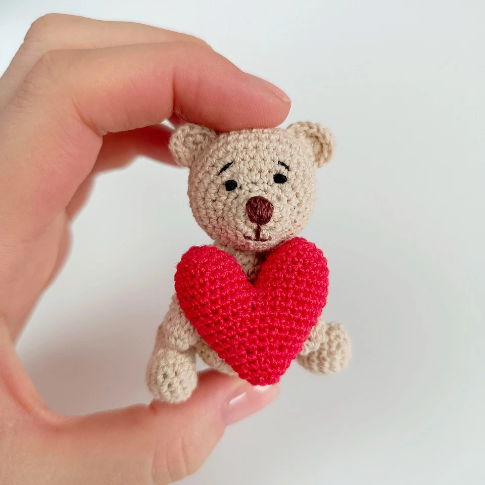 CROCHET BEAR AMIGURUMI WITH HEART. HANDMADE SOFT TOY BEAR. BEIGE BEAR. - Image 2 of 4