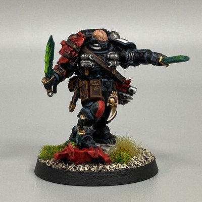Lieutenant In Phobos-Rüstung Black Templars Space Marines Warhammer 40K Bemalt