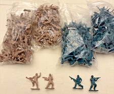 Toy Army Men 2 Toy Soldiers. 100 Green 100 Tan. Unbranded. New.