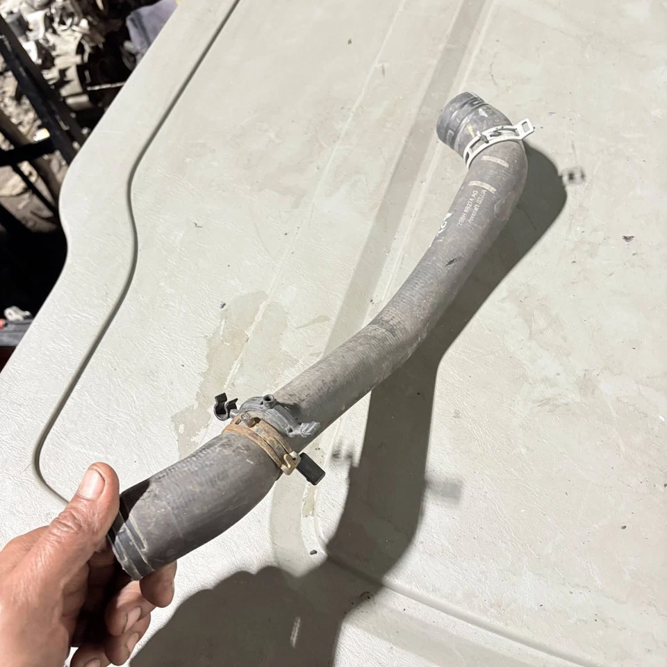 2011Radiator HoseUpper 05-2046 Gates Coolant 2S6H8B274AG 1528662 1141505 1209131 - Image 2 of 4