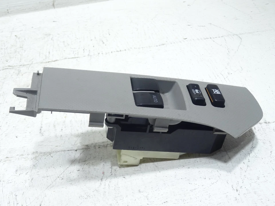 TOYOTA YARIS MK2 2006 DRIVER INTERRUPTOR DE JANELA FRONTAL 74231-52300 - Imagem 4 de 4