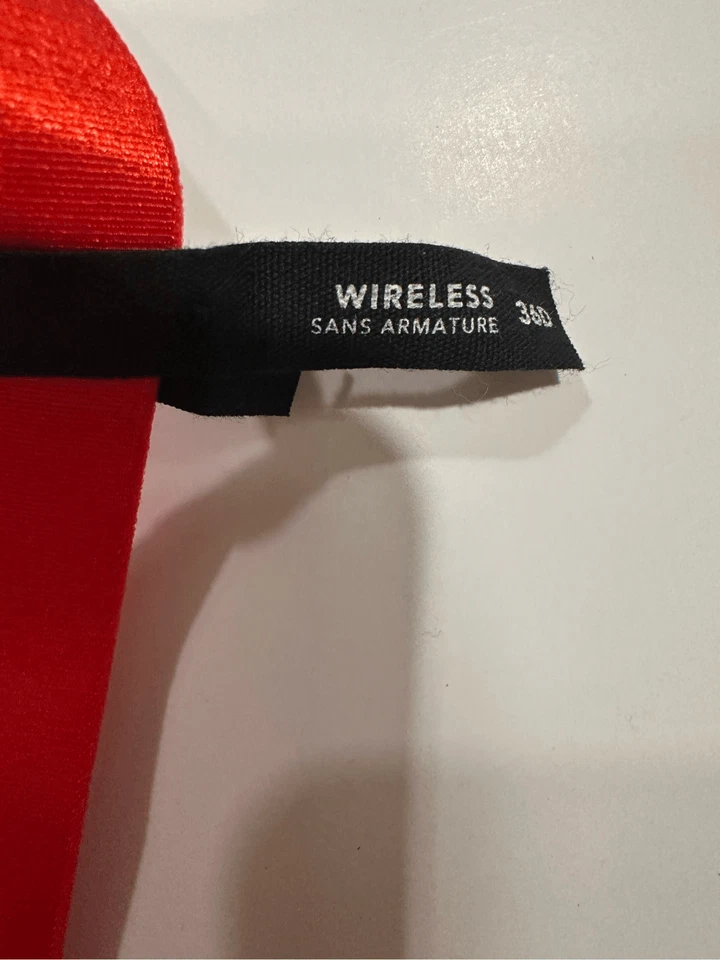 Sujetador de encaje 36D Aerie Real Power inalámbrico push up cachemir en rojo navideño Foto 3 de 4