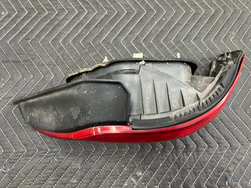 1995-1998 Acura TL Rear Passenger Right Tail Light Lamp Lens Assembly OEM #782EM - Image 3 of 4