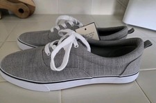 Women's Molly Sneakers Gray - Universal Thread - Size 9