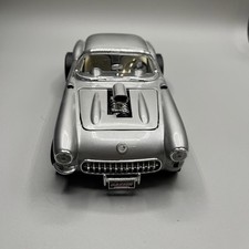 1:18-Road Legends - 1957 Chevrolet Corvette G...