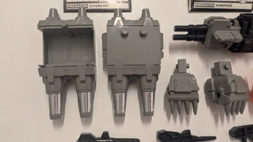 Vintage G1 Transformers Predaking 100% Complete 1986 - Image 2 of 4