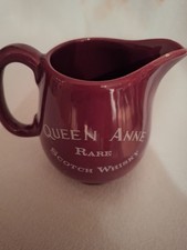 Whiskykrug Queen Anne Keramik rot