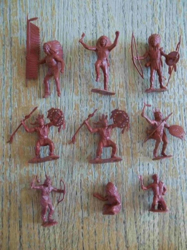 Late 1950's MARX  Fort Apache Playset 9 (of 16) red brown Indians