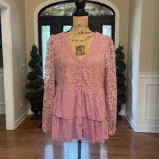 Torrid Pink Lace V-Neck Button Front Long Sle...