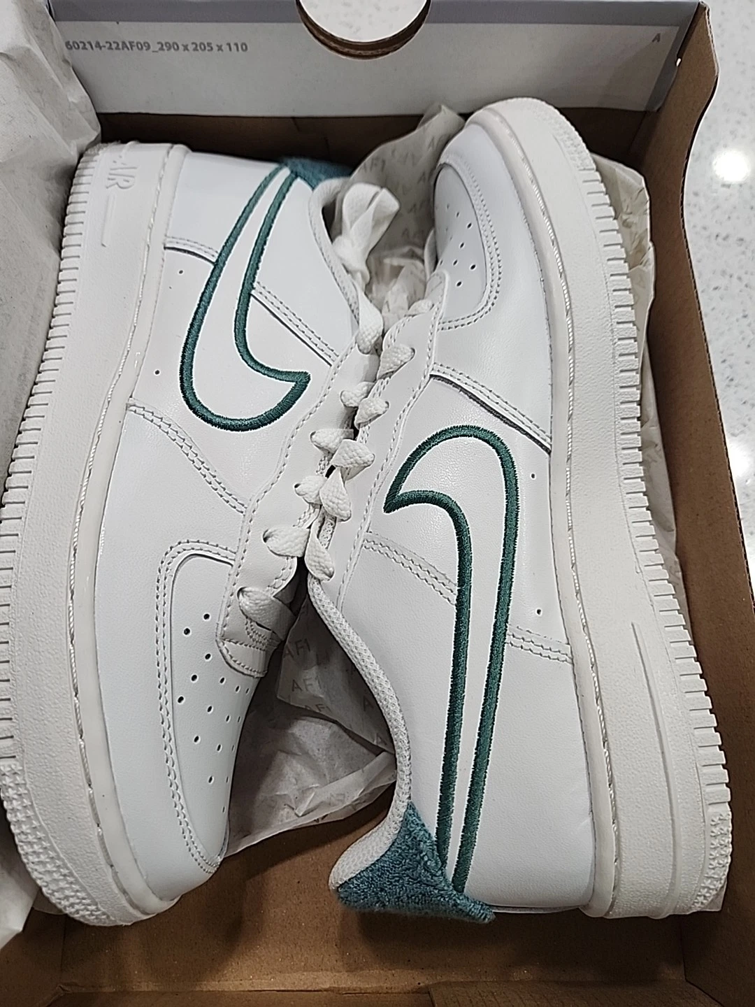 Nike Air Force 1 LV8 3 GS Summit taglia 5 5 anni bianco verde bordo scarpe da ginnastica per bambini