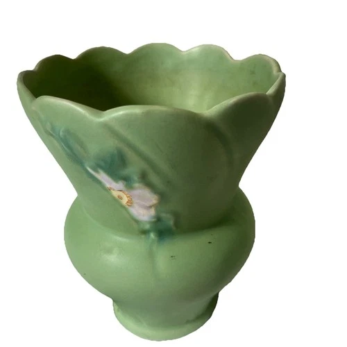 VINTAGE GREEN WELLER? VASE 8" X 6"