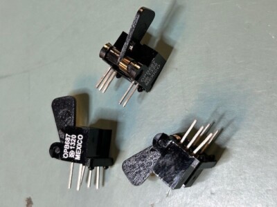 LOT OF (20) NEW OPTEK OPB687 Photologic  Optical Flag Switch
