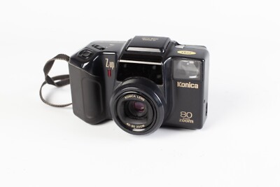 Konica Z-Up 80 Super Zoom.    80er Jahre 35mm Multimode Filmkamera mit Zoomobjektiv.