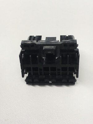 NOS OEM Genuine Harley Davidson Wire Harness Receptacle Housing P