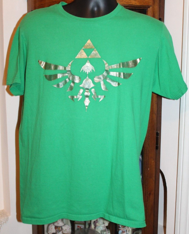 Pokémon Legend of Zelda Triforce Hyrule Symbol Mens Med  T-Shirt  EUC