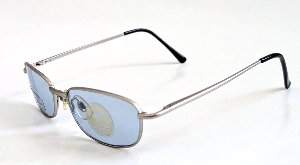 NUEVO CON ETIQUETAS Gafas de sol deportivas vintage años 90 pequeñas rectangulares de metal (S. plateadas) Foto 3 de 4