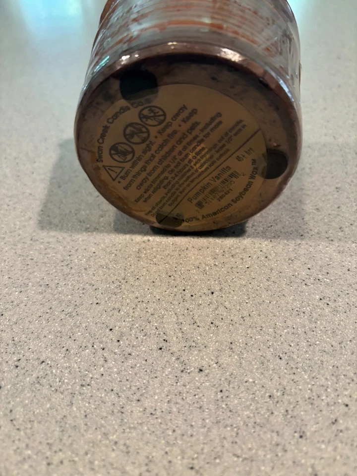 SELLADO - Swan Creek Candle Company, 9 oz. Vela de cerámica - vainilla calabaza Foto 3 de 3