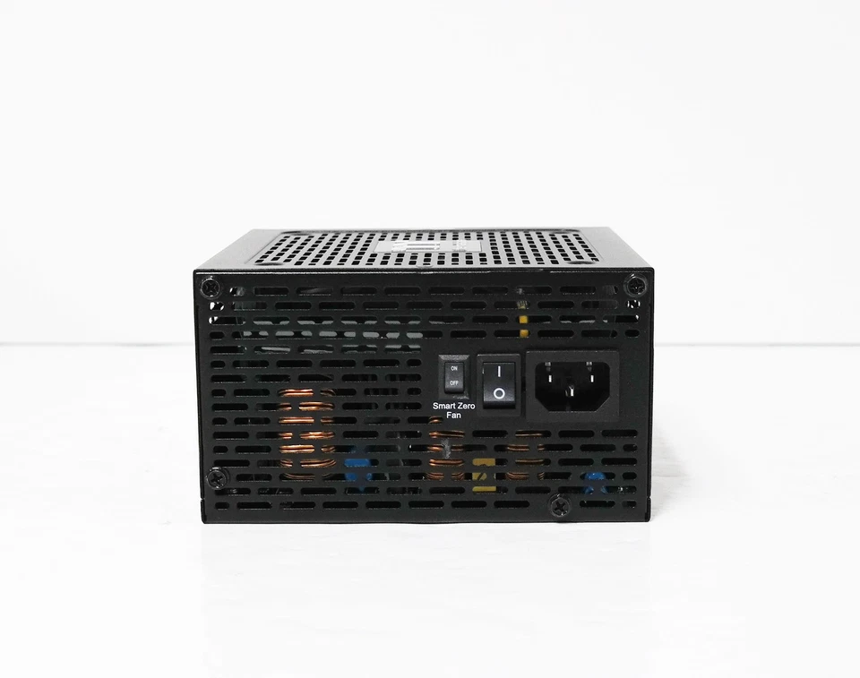 Thermaltake Toughpower GF1 750W 80 PLUS Gold PSU PS-TPD-0750FNFAGU-P - Image 4 of 4