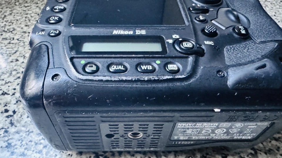 Nikon D5 20.8 MP Dual XQD Digital SLR Camera (Body Only) ***407, 638 shots*** - Image 2 of 4