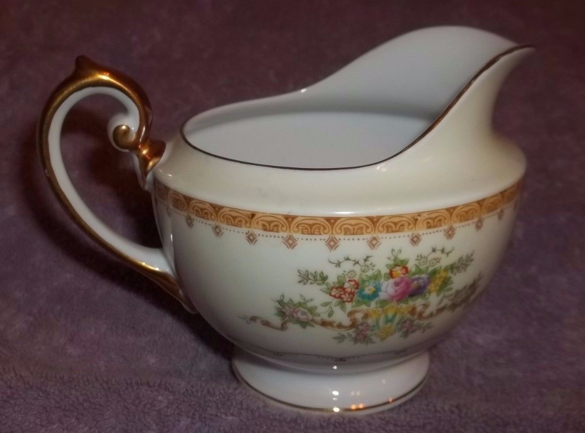 Meito Hand Painted JEWEL Creamer Elegant Pattern w Gold Trim NEVER