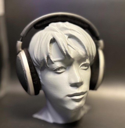 Jungkook Headphone Stand β Sleek BTS K-Pop Decor for ARMY Fans - Picture 6 of 9