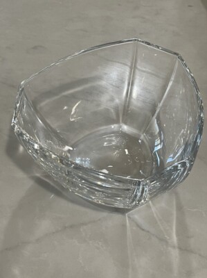 ティファニー クリスタルガラス 三角 ボウル Tiffany Tiffany & Co. Retired Crystal Bowl in Six Panels Triangle Shaped