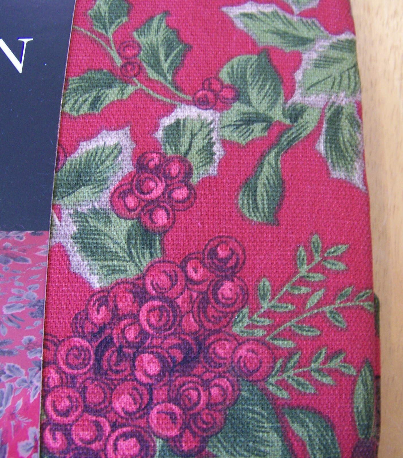 Lauren Ralph Lauren tablecloth red holiday pinecones berries Christmas 70” round eBay