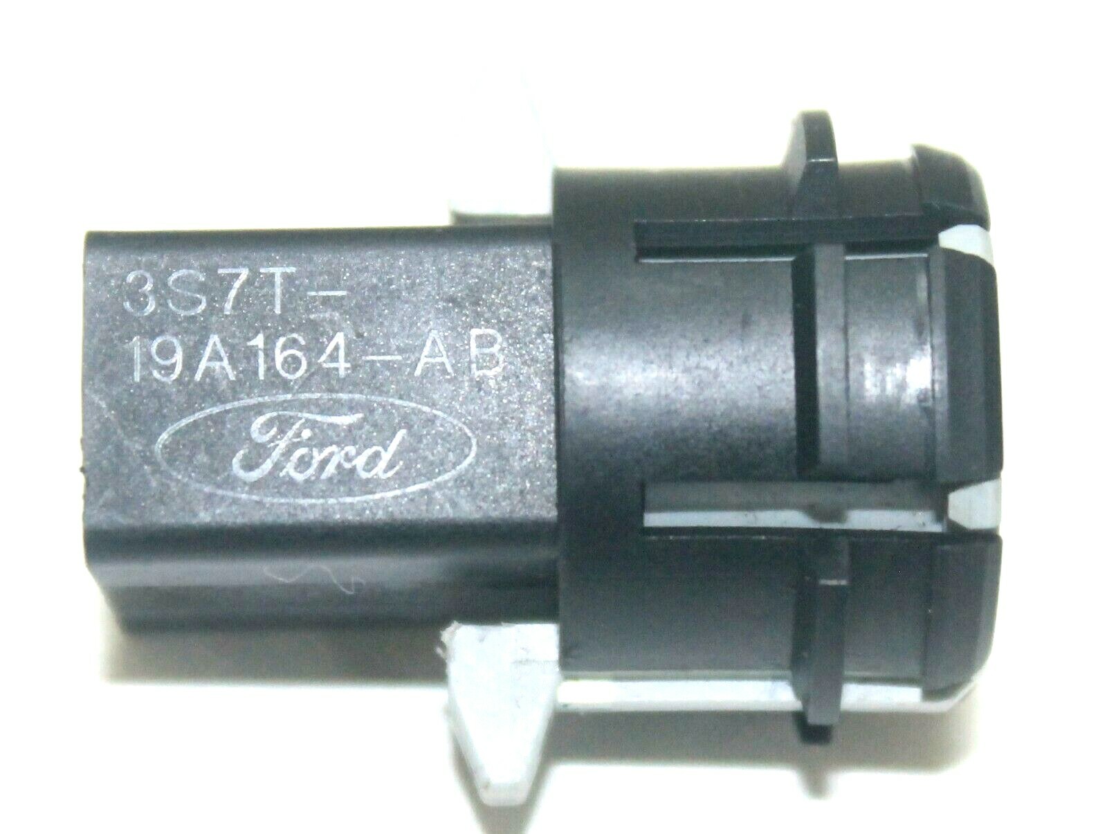 1310208 разъем aux ford 1310208 разъем aux ford