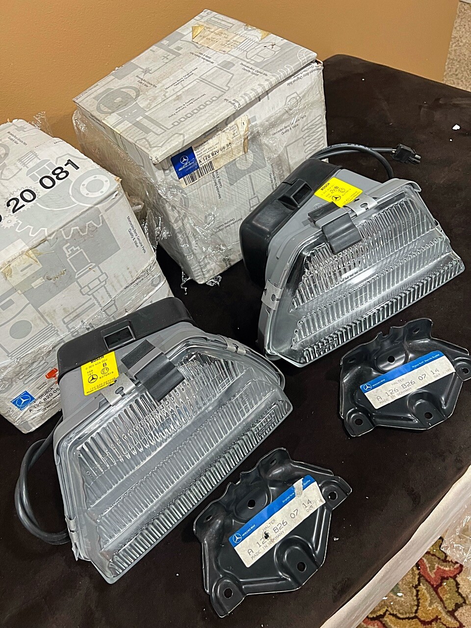 MERCEDES C126 560SEC 500SEC 380SEC FOG LIGHTS 0305404002 And 