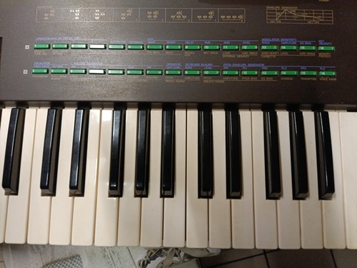 Yamaha DX21 Synthesizer Keyboard,Digital,Vintage, 61 Keys,103 cm lg.,an Bastler - Bild 3 von 12