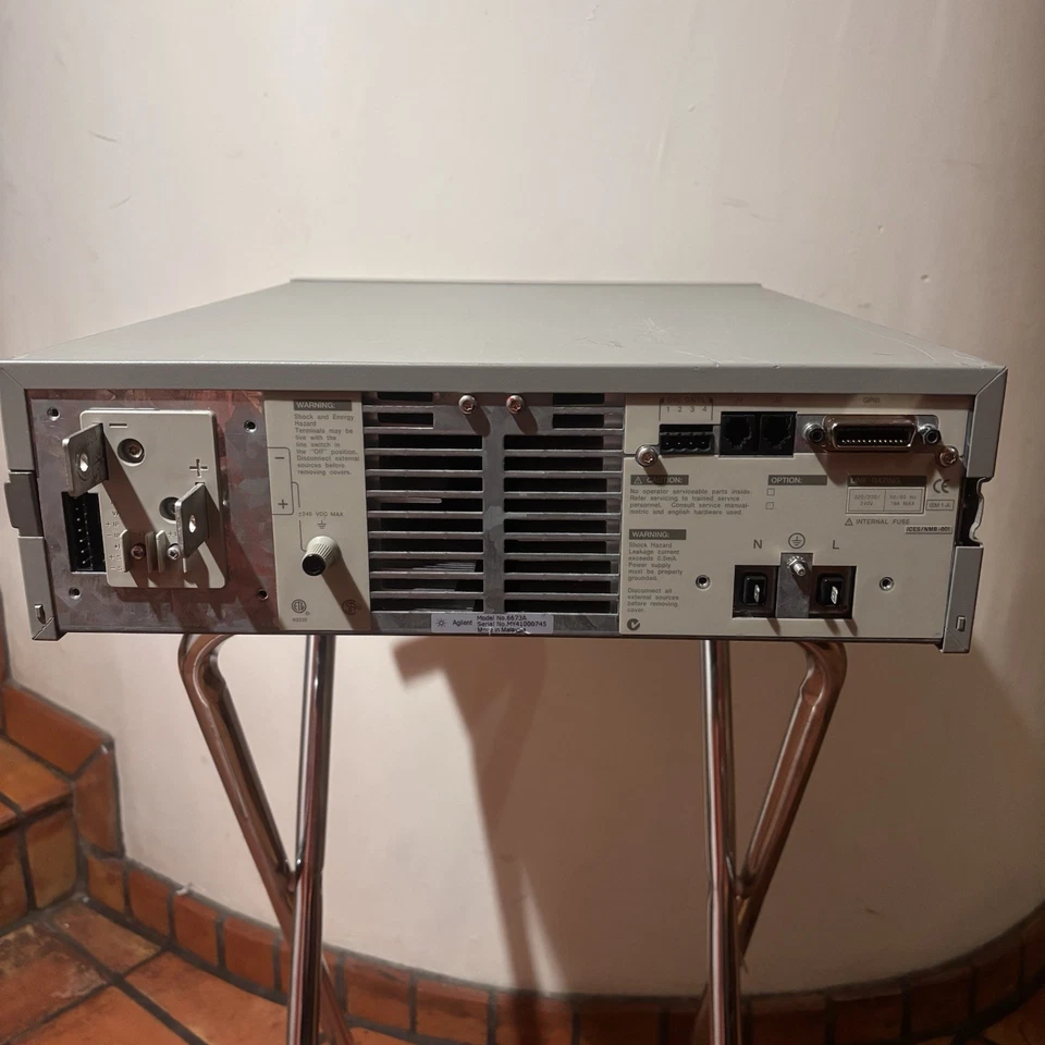 Fuente de alimentación de CC sistema Agilent 6674A 0-60V/0-35A 🛑🛑 NO PROBADA Foto 3 de 4