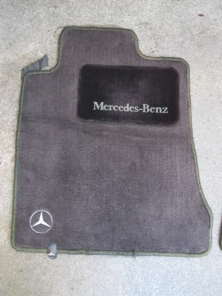 90-02 Mercedes-Benz R129 300SL SL320 SL500 OEM Carpet Floor Mat Set (Black) — 第 2/4 张图片