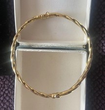 Beautiful 9K Yellow Gold Twisted Bangle Bracelet; Made in Italy.