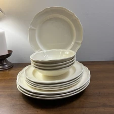 12 P Wedgwood Queens Shape Dinner Salad Plates Bowls Serves 4 Etruria Barlaston