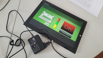 HS News Systems ZCP102 Bedienpanel   Industrie HMI   Microsoft Surface Pro 3