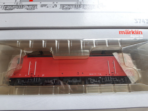 Märklin 37430 BR 143 digital | Zustand: Neu