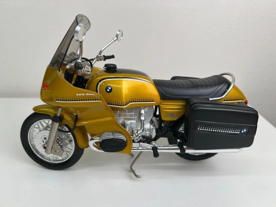 Guiloy 1/10 Bmw R1100S Diecast Motorcycle Model Replica Collectible Display Gift - Image 2 of 4