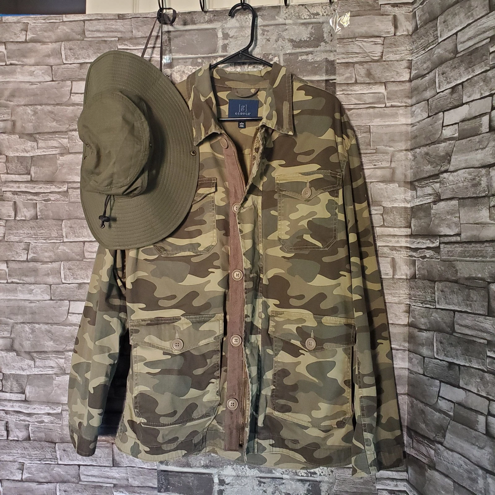 Camouflage Button-up Zip Jacket Fishing Camping Heavy Canvas With Ergodine Hat
Opens in a new window