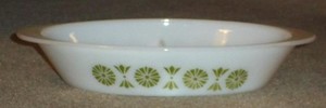 GLASS DIVIDED CASSEROLE DISH WITH GREEN DESIGNS