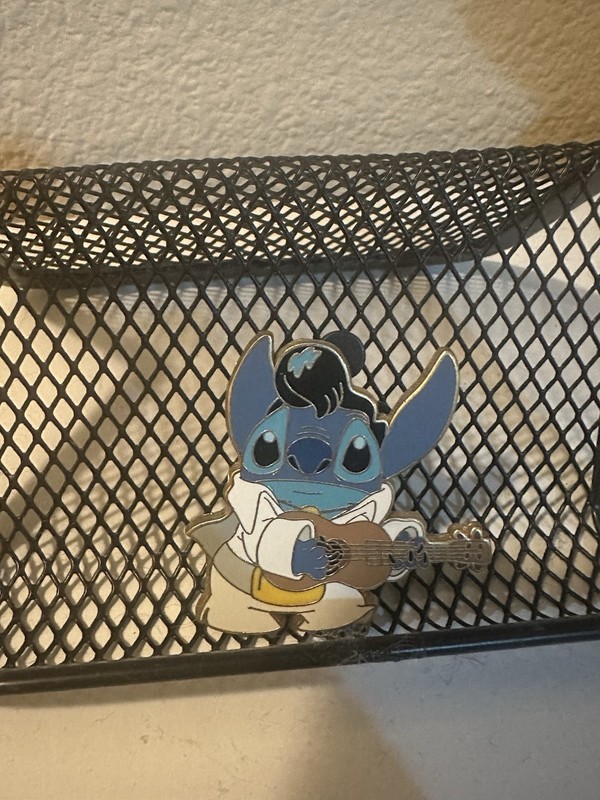 Disney Elvis Stitch Playing Guitar Pin Stitch Elvis Presley Official Pin Trading