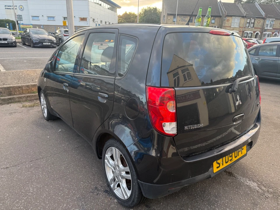 Mitsubishi COLT AUTOMATIC 1.3 petrol REPAIRABLE - Image 3 of 4