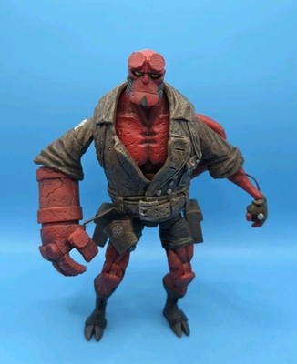 Mezco Toyz Hellboy Comic Book Series 2 Action Figure With Rocket