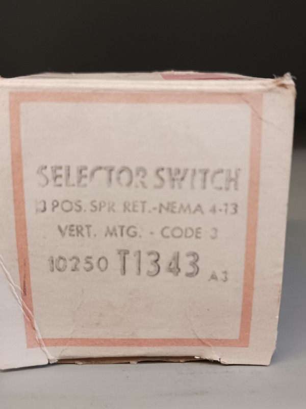 Cutler-Hammer 10250T1343 Selector Switch. New Open Box